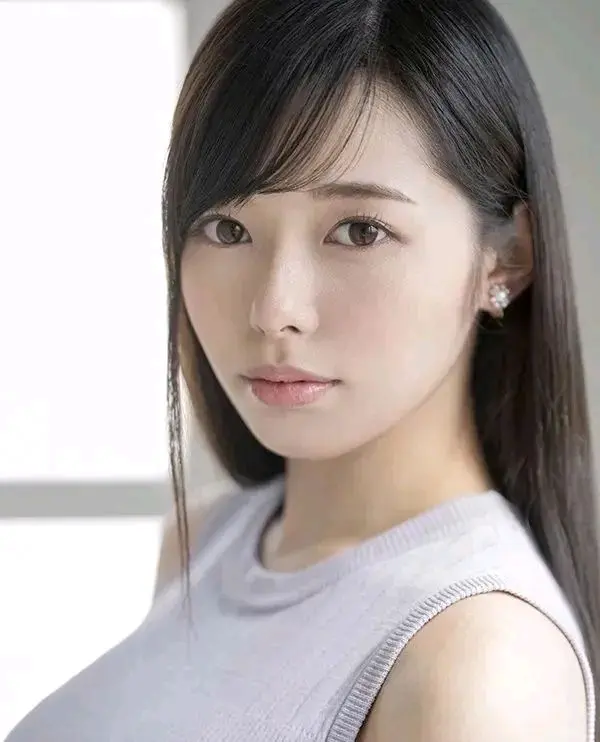 同样是m家的深月めい （みづきめい / mizuki mei）年龄：22歳身：t / b（d cup