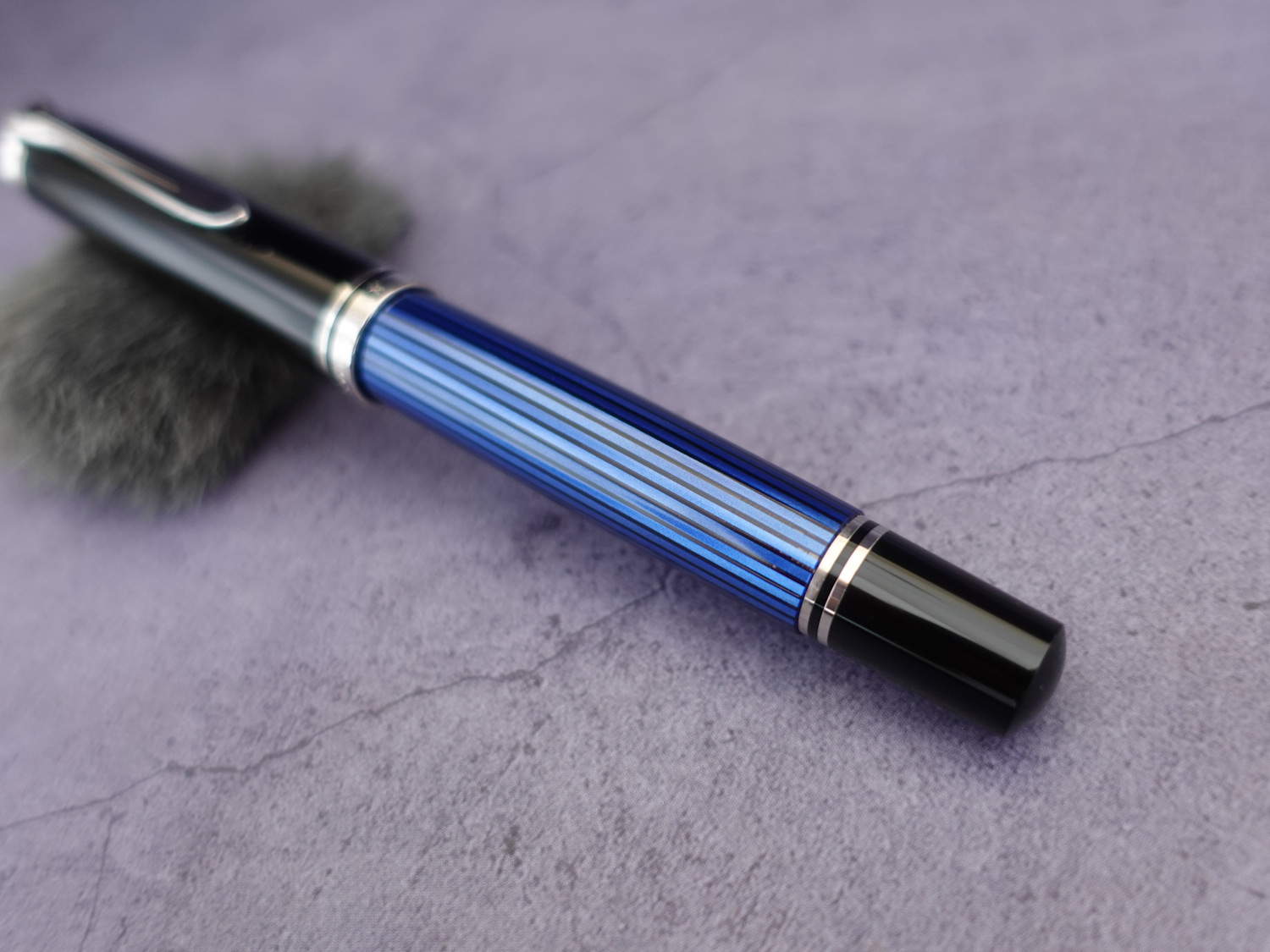 百利金pelikanm805蓝条18k活塞钢笔f尖评测