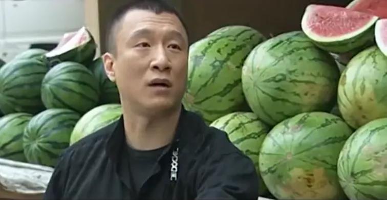刘华强买瓜又火了,到底是谁征服了谁?