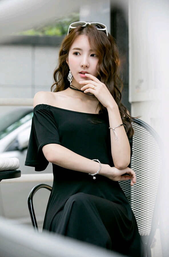 韩国美女模特金孝轩礼服美图第13期