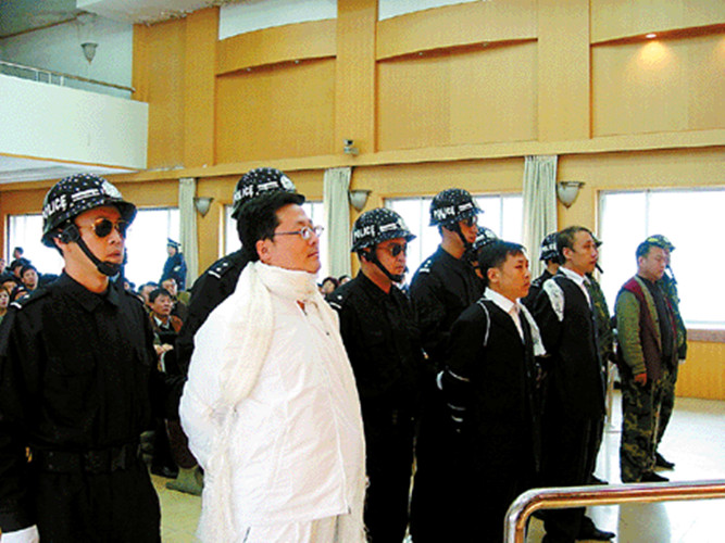涉嫌雇凶杀死汪兴,富豪袁宝璟三兄弟被枪决,对手刘汉也未得善终