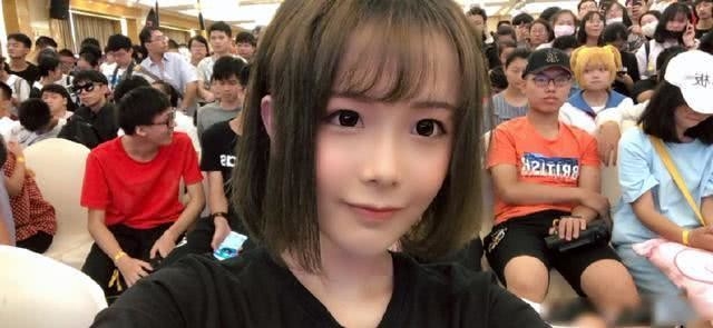 "女装大佬"轩墨宝宝宣布脱单
