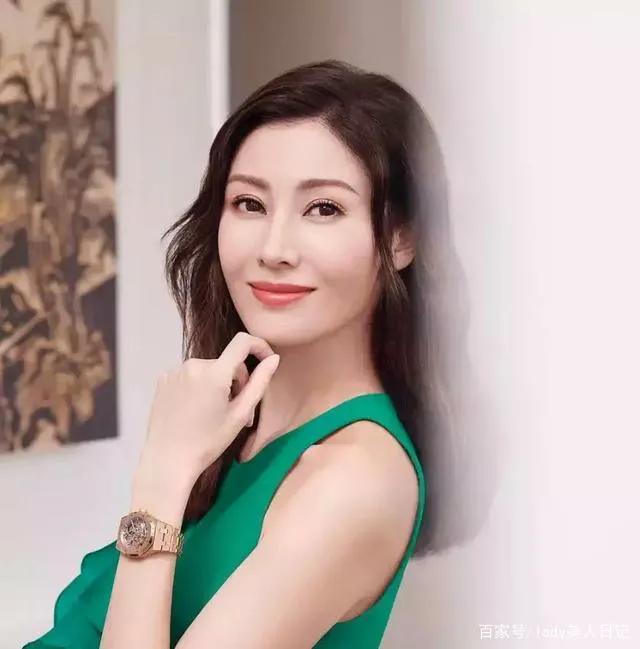 最美不过李嘉欣尝矜绝代色复恃倾城姿