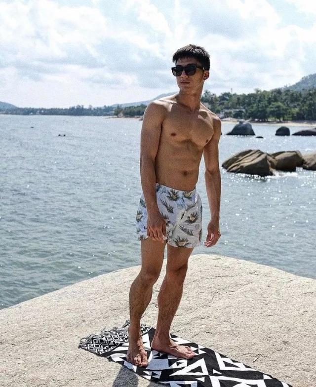 肌肉帅哥出家当和尚照片大火,原来是INS上的超