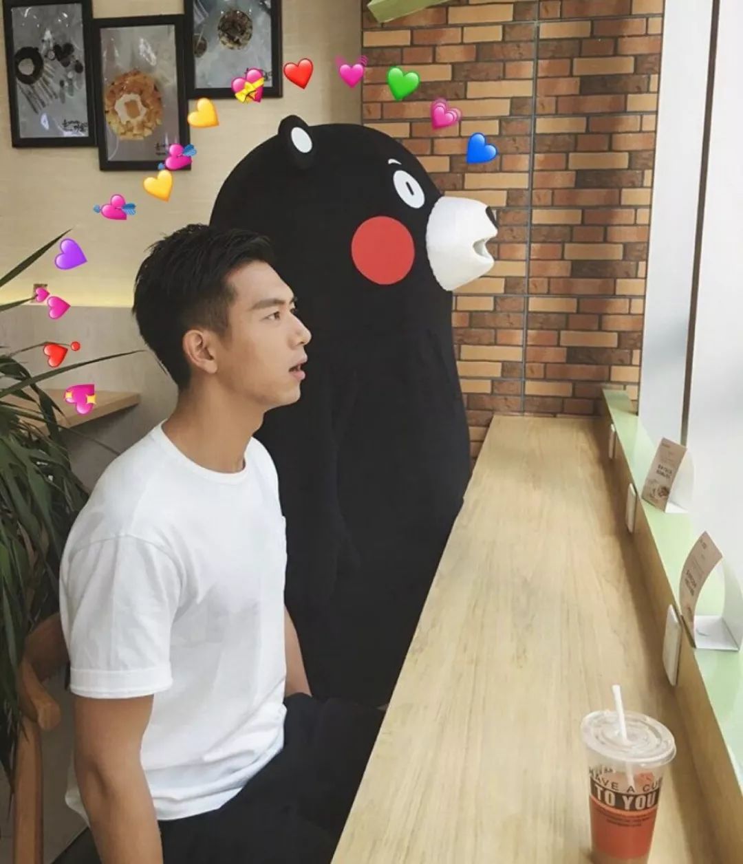 李现头像,壁纸 | 这里是他的世界,一个陌生的世界.