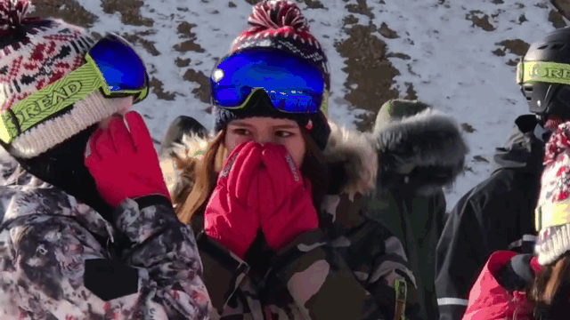 2017-12-17 snh48吴哲晗应援会微博:【snow tree视频解锁活动】饭拍2