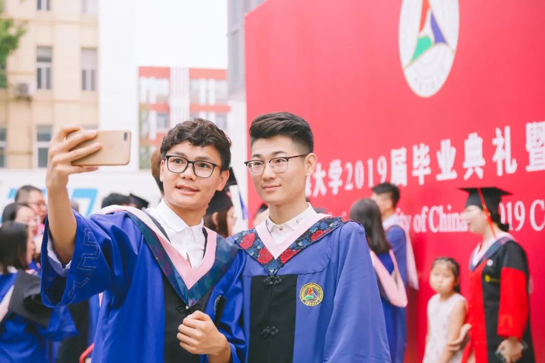 祝愿你们行稳致远,做一个幸福奋斗的传媒人! ——廖祥 