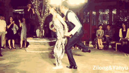 we have 摇摆舞风格的第一支舞(first dance of swing style)舞蹈