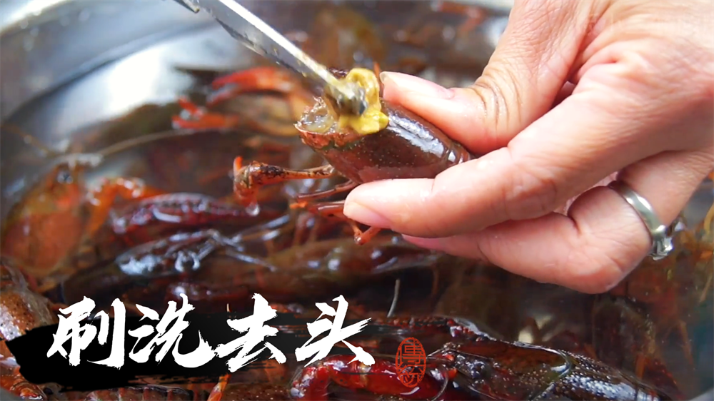 怎么清理虾身上的脏东西 6159fc9e9eef9a8a2090d3190d689416dc25f1d0.png