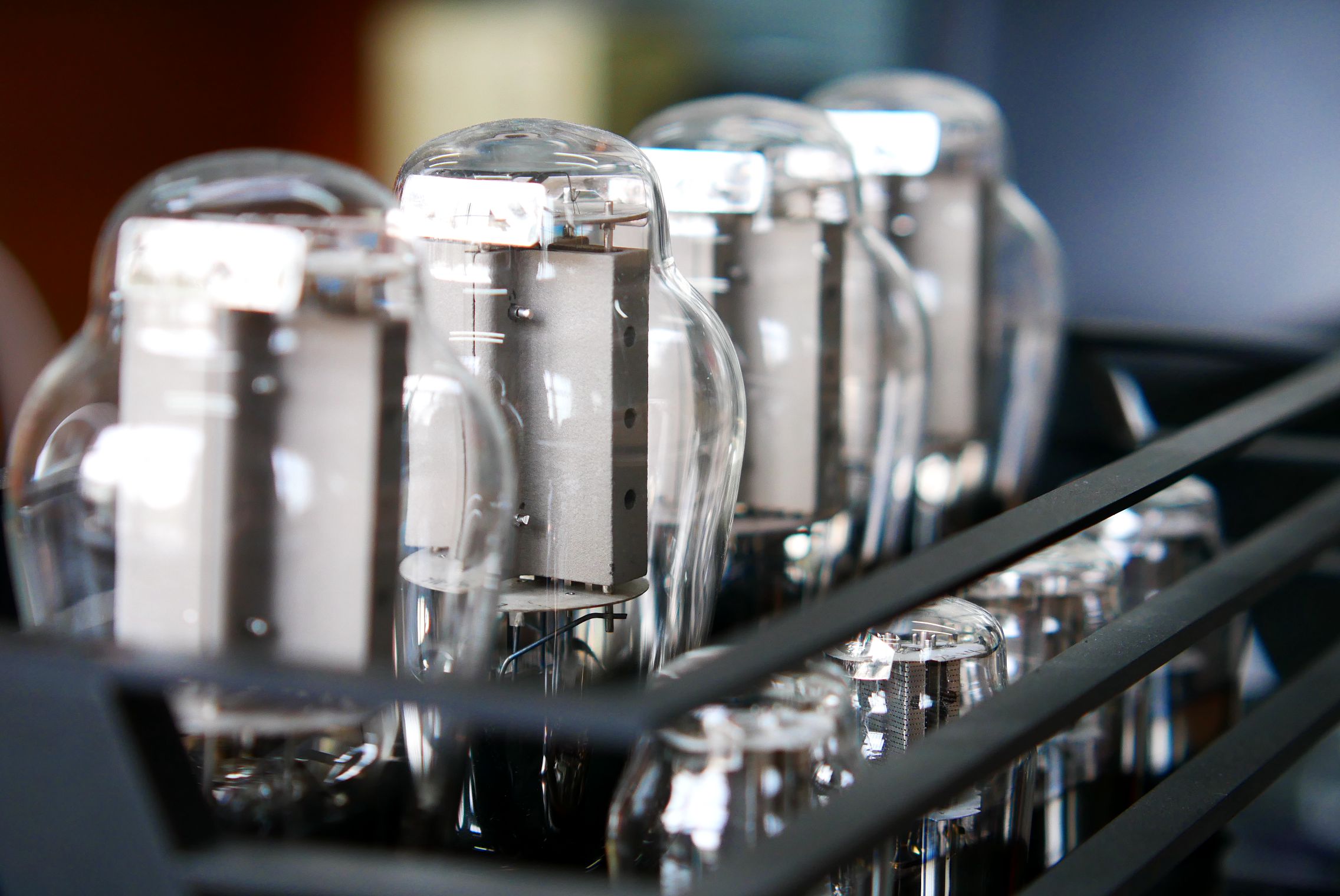 频率响应 : 7hz-120khz 偏置电压 : 550-650v 耳机重量 : 374g 耳放