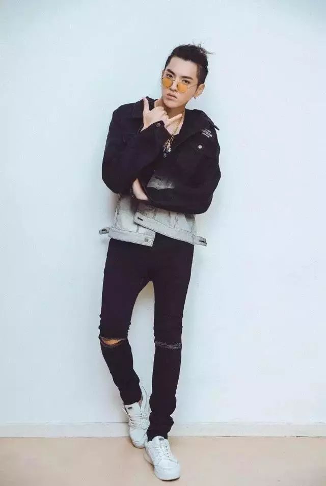 pg one吴亦凡的嘻哈手势姿势,如何成为