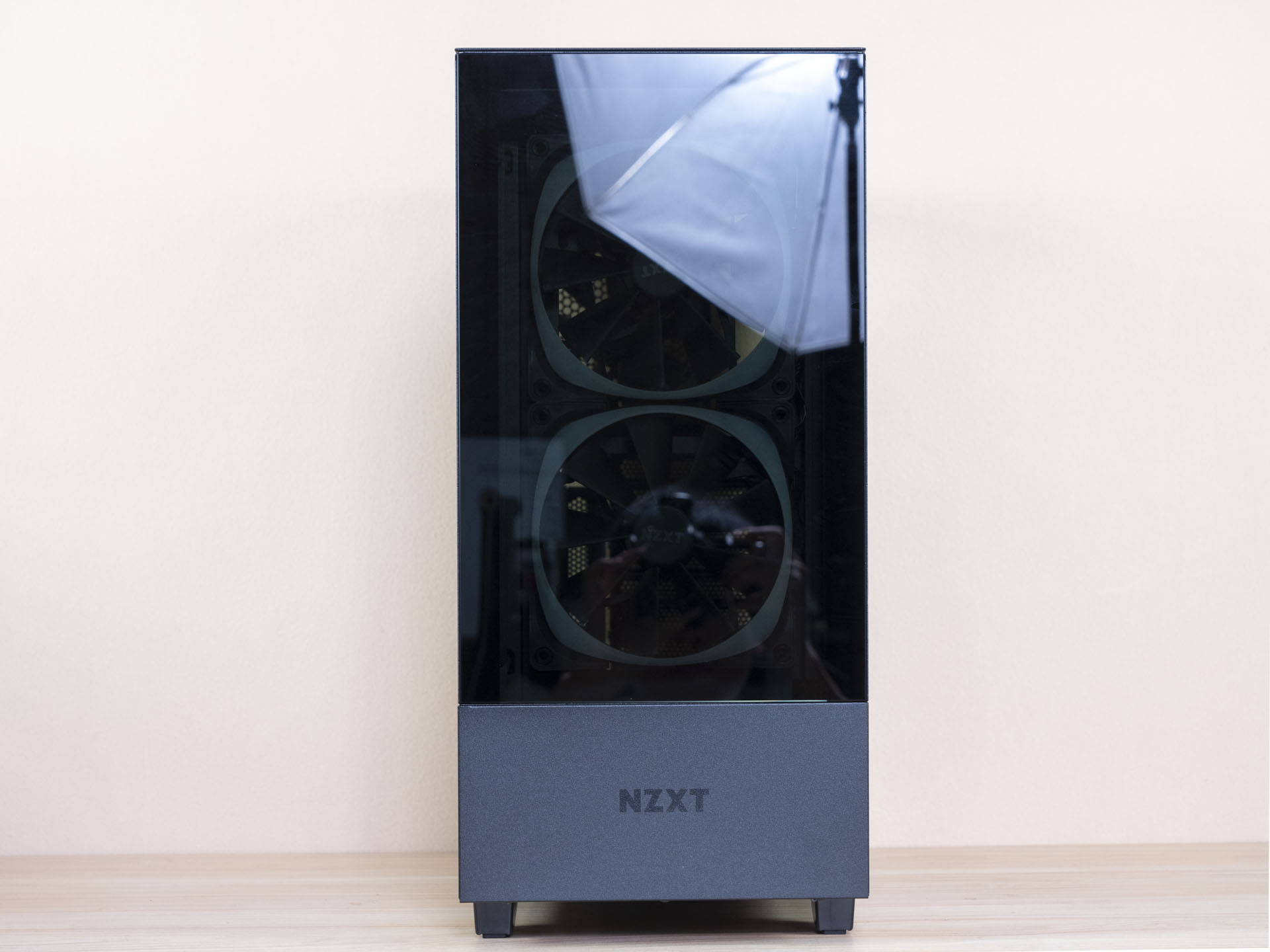 nzxt恩杰h510elite中塔机箱评测
