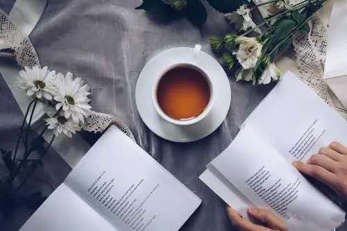 经常看书和不看书的人,两者之间有什么区别呢?