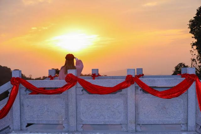 看完了上面的攻略,你是不是想心动了,赶快背上行囊,来一场说走就走的