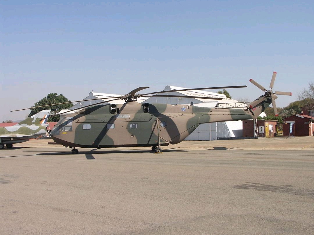 sa321"超黄蜂"直升机,70年代末我国引进14架交由海军航空兵使用