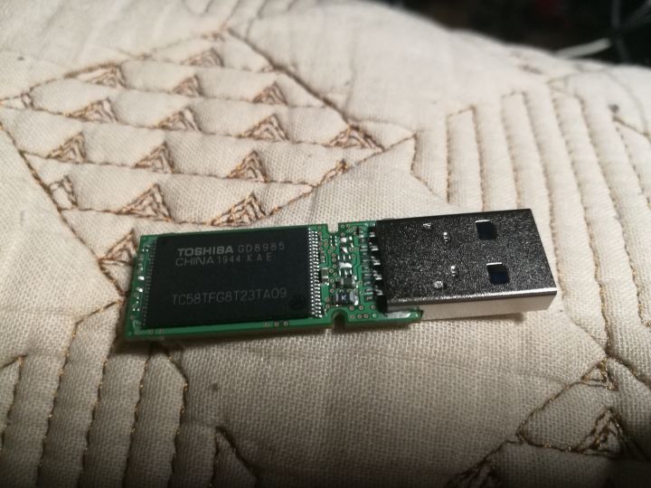 双颗粒的,一个颗粒32g,弄不好这个会走双通道?