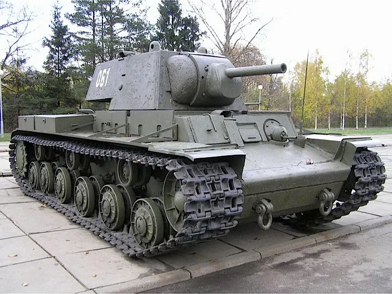 kv-1重型坦克(图片来自网络)