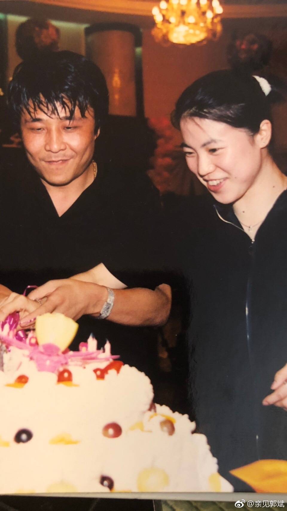 王楠老公郭斌谈童年,小时候被寄养在农村,现在依然不愿回父母家