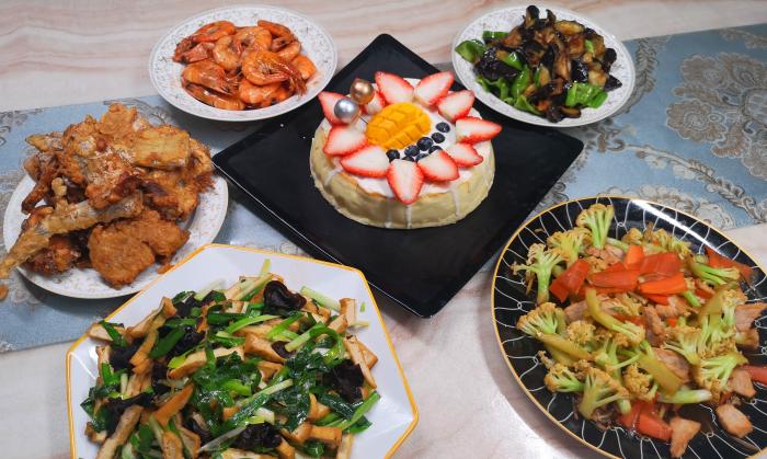 婆婆过生日,我精心准备一桌饭菜,最后却因为此事,遭老公埋怨