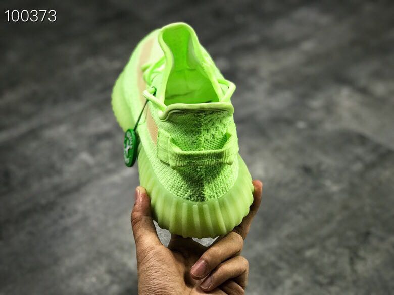 yeezy 350 v2 glow in the dark 椰子350v2荧光绿