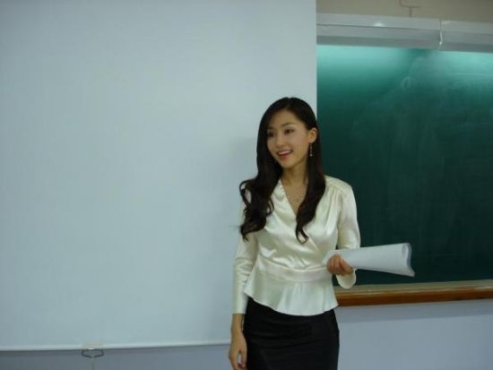 别人家的美女老师(我也要ヽ("д)ノ)