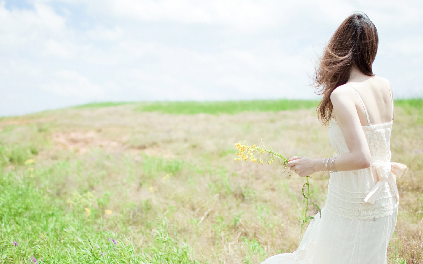 梦见别人给我抱来了一个漂亮的小姑娘 梦见别人给我抱来了一个漂亮的小姑娘