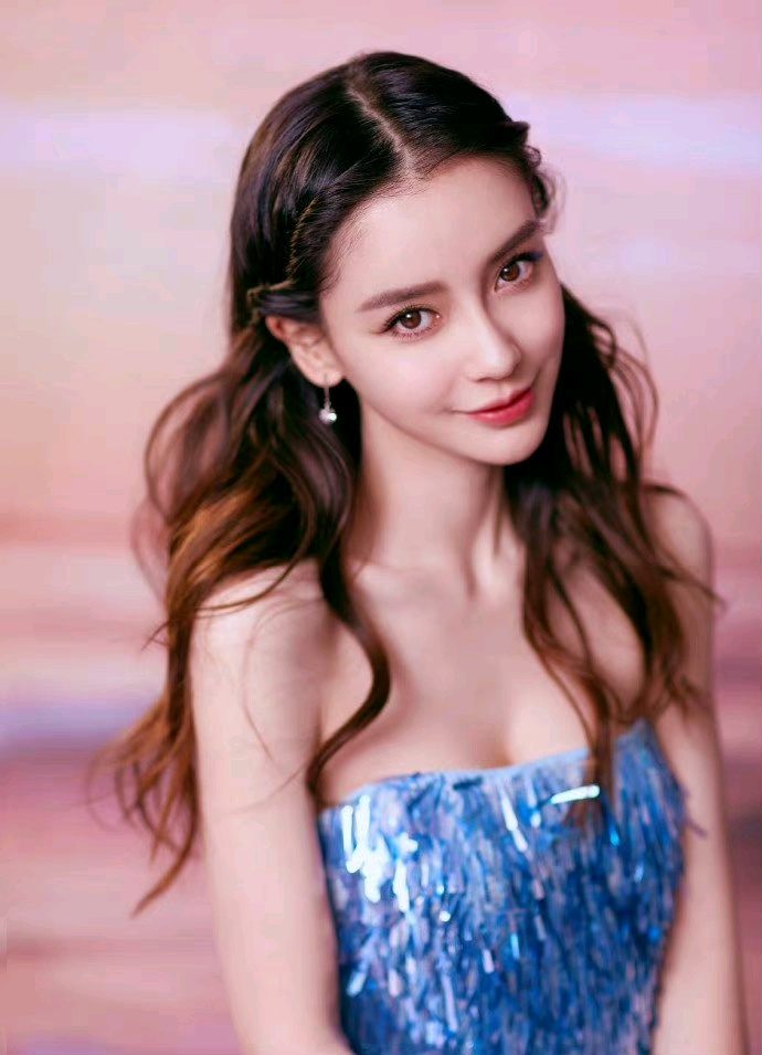 图片来源@杨颖,仅用于个人欣赏. 杨颖蓝色梦幻纱裙,来自海洋的美女.