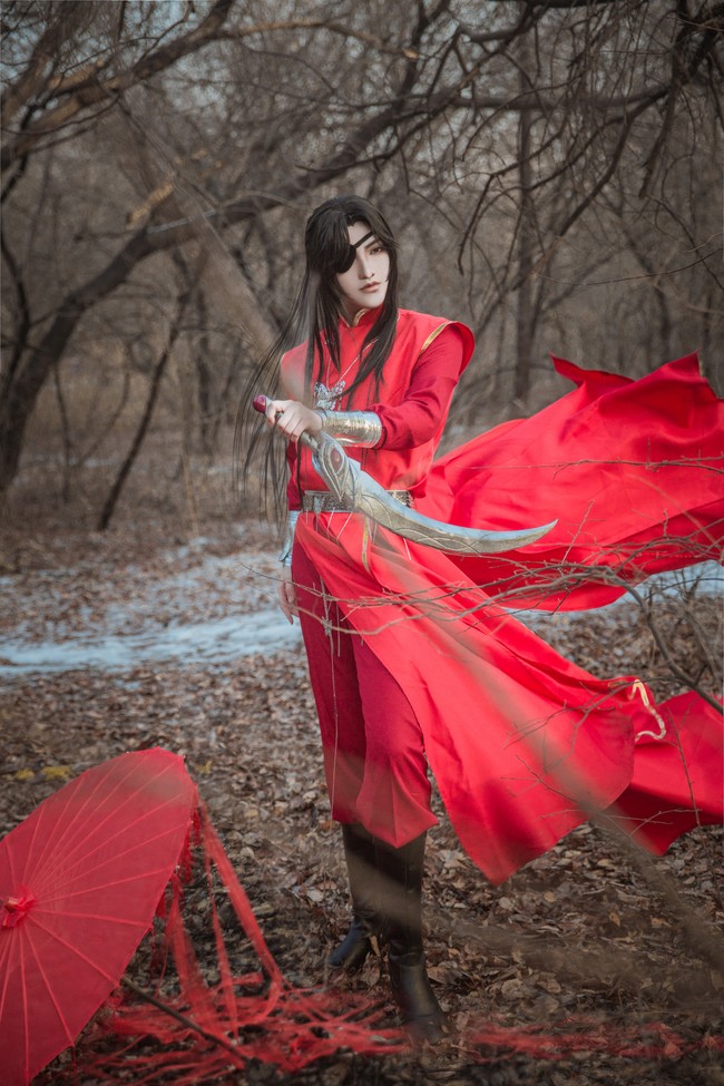 天官赐福cos:这个花城婚服绝了!网友:是羡慕不来的身高和颜值