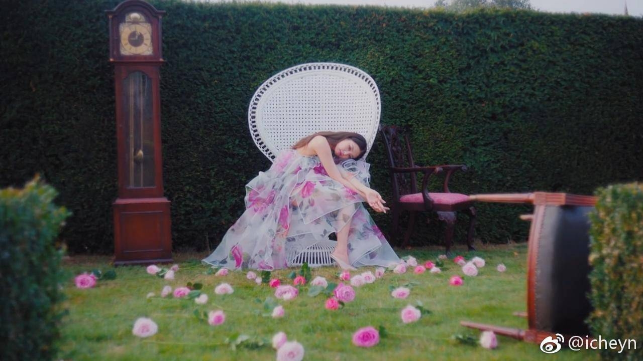 理性剖析人间香奈儿jennie的划水艇之路