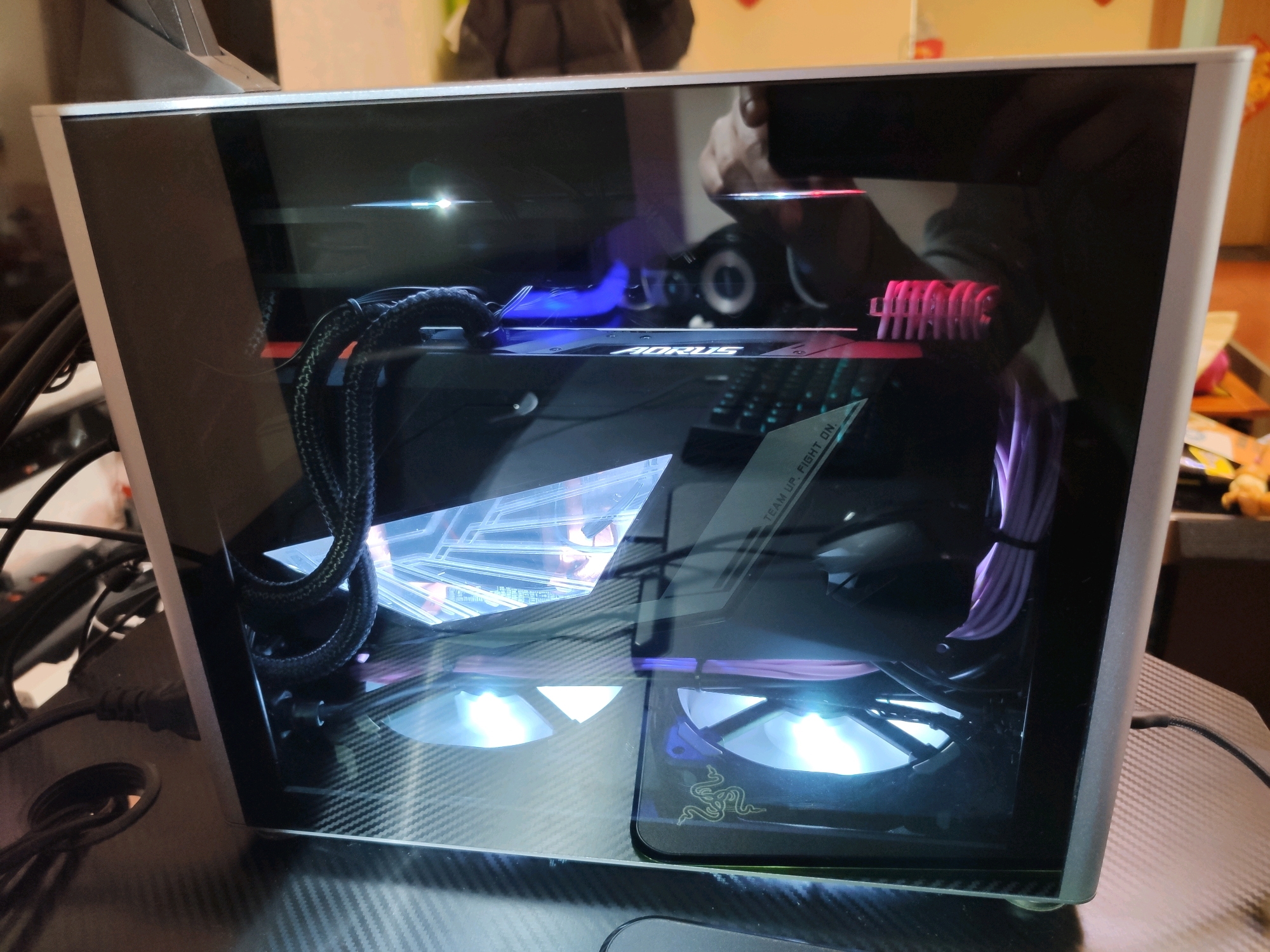 乔思伯a4机箱itx 技嘉水雕2080ti ,i9 9900kf5.2g,欧酷外置水冷.