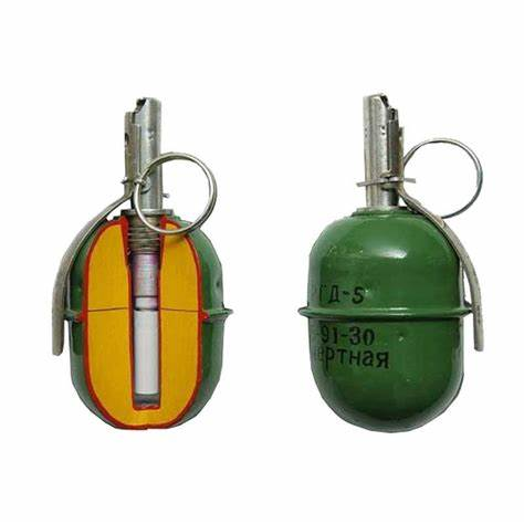rgd-5手榴弹,采用1支ugrzm通用引爆器,弹壳以2块冲压薄钢板制成