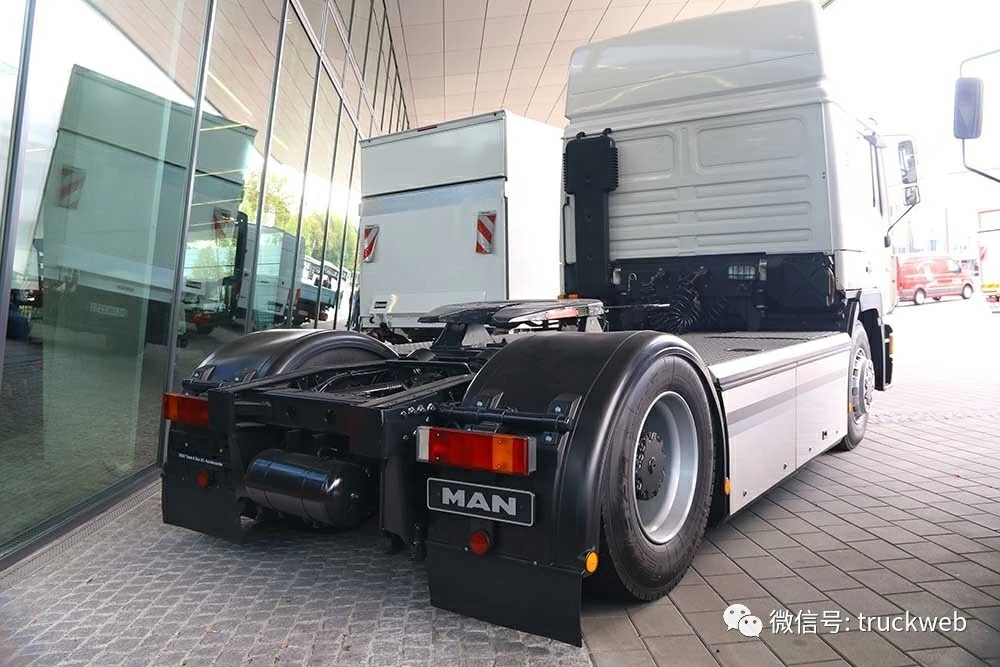 中置发动机的4x4牵引车 德国实拍仅生产7辆的曼恩f90 uxt422卡车
