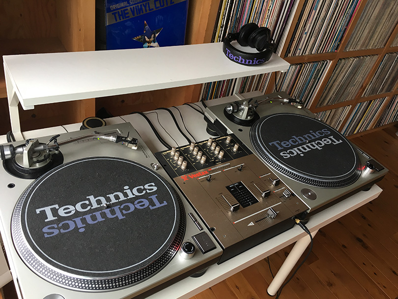 自家的dj混音器材 technics sl-1200mk3d / vestax pmc-05 pro ii