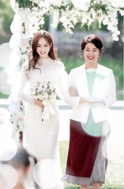 唐嫣罗晋大婚!细数糖糖成名史,和她合作最多的