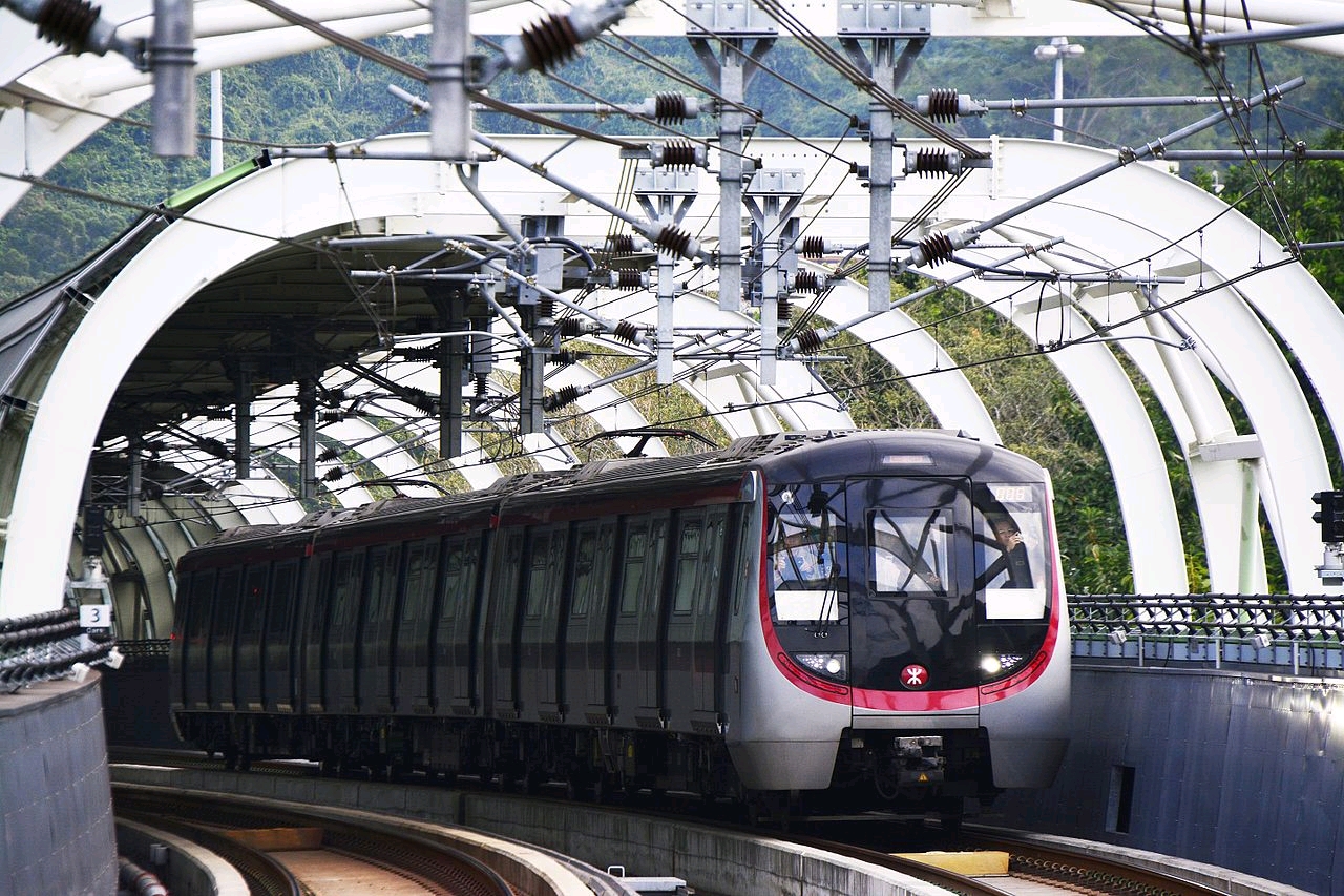 港铁南港岛线中国制列车【s—train】