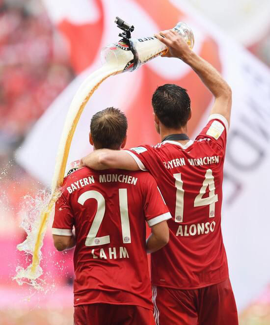 多特蒙德的施洛特贝克与拜仁慕尼黑的塔谁才是德国第一中卫?