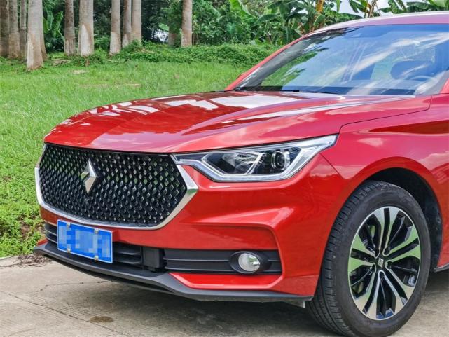 适合女性的轿车,新宝骏rc-6价格从8万到12万,真的是又