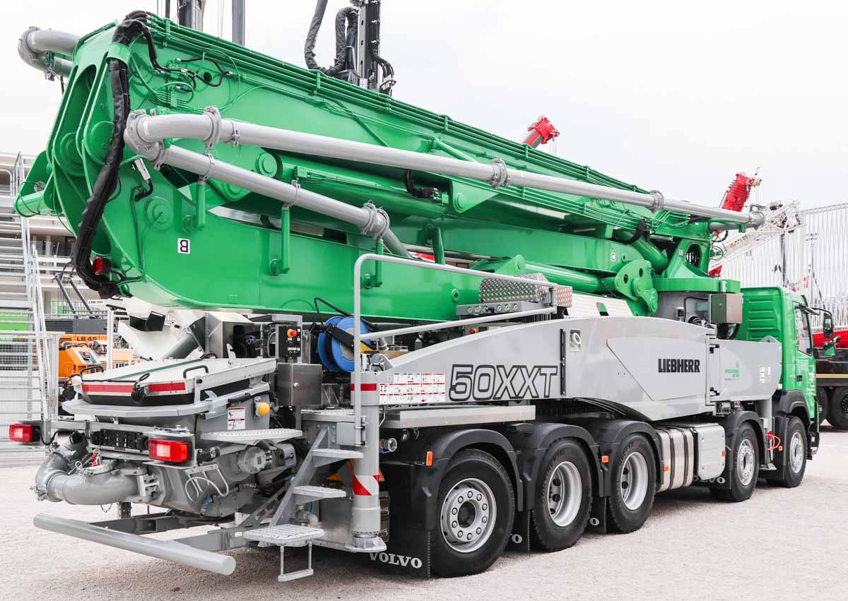 利勃海尔最新款50米泵车,沃尔沃底盘,每小时泵送混凝土163方