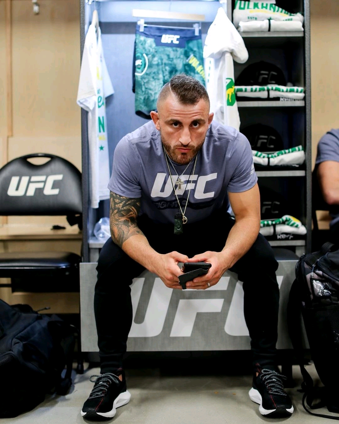 ufc羽量级冠军"大帝"亚力山大沃尔卡诺夫斯基ins照片自取