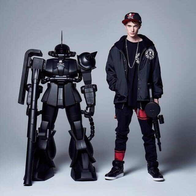 万代x mmj《机动战士高达》hy2m 1/12 ms-06s zakuii mastermind