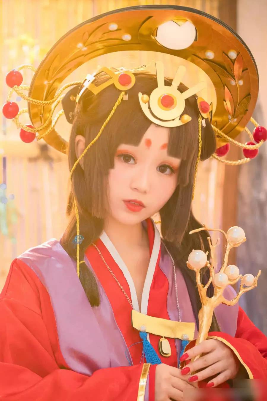 万花派角色和《阴阳师》辉夜姬的扮演者是来自于国内的coser:修老虎
