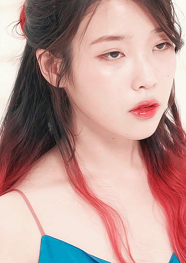 李知恩,艺名iu,1993年5月16日出生于韩国首尔特别