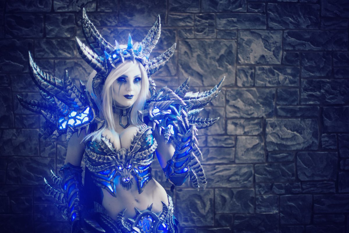 《魔兽世界》人形态的冰龙女王辛达苟萨 by jessica nigri