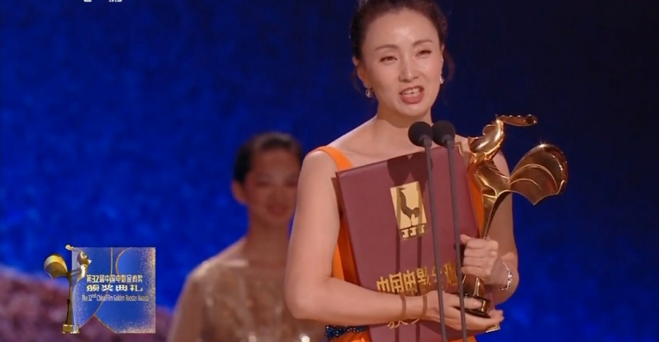 金鸡奖最佳女主角花落咏梅,姚晨马伊琍陪跑,白百何面无表情