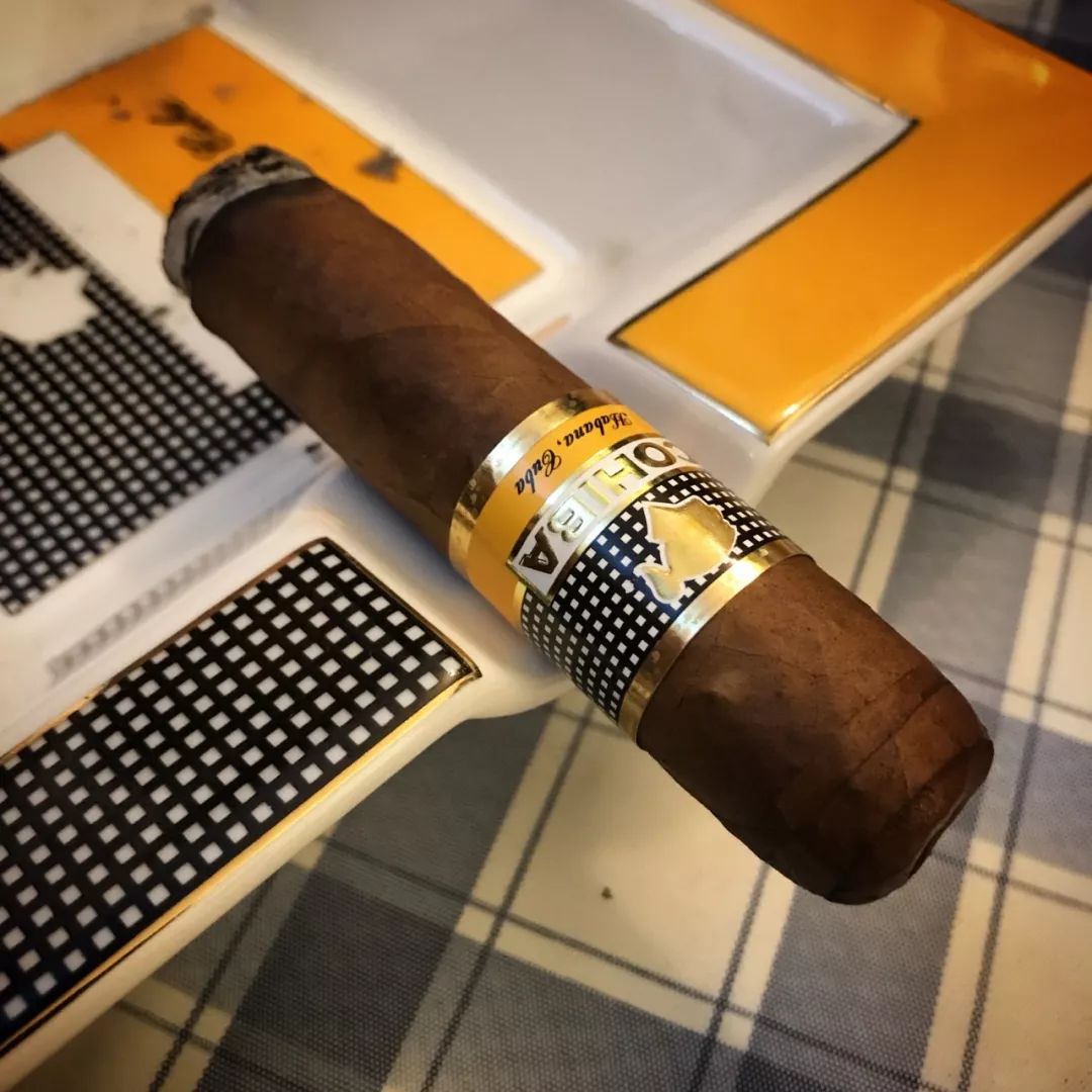 卡斯特罗御用雪茄品牌 | 高希霸 半世纪 铝筒 cohiba