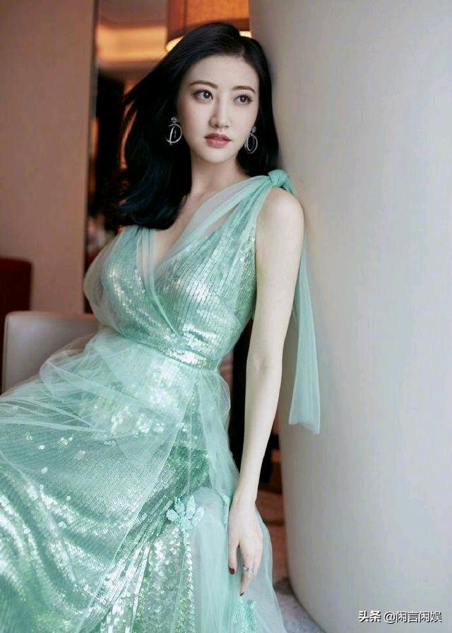 影视 电视剧 女明星介绍之景甜 大家好我是09这次带给大家的是景甜的