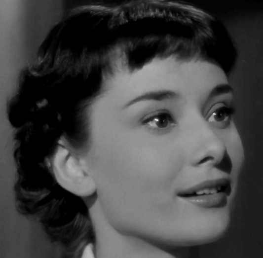 永远喜欢人美心善的赫本奶奶.