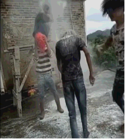 兄弟们,带上水泥,葬爱家族村口集合了,几首葬爱系歌曲