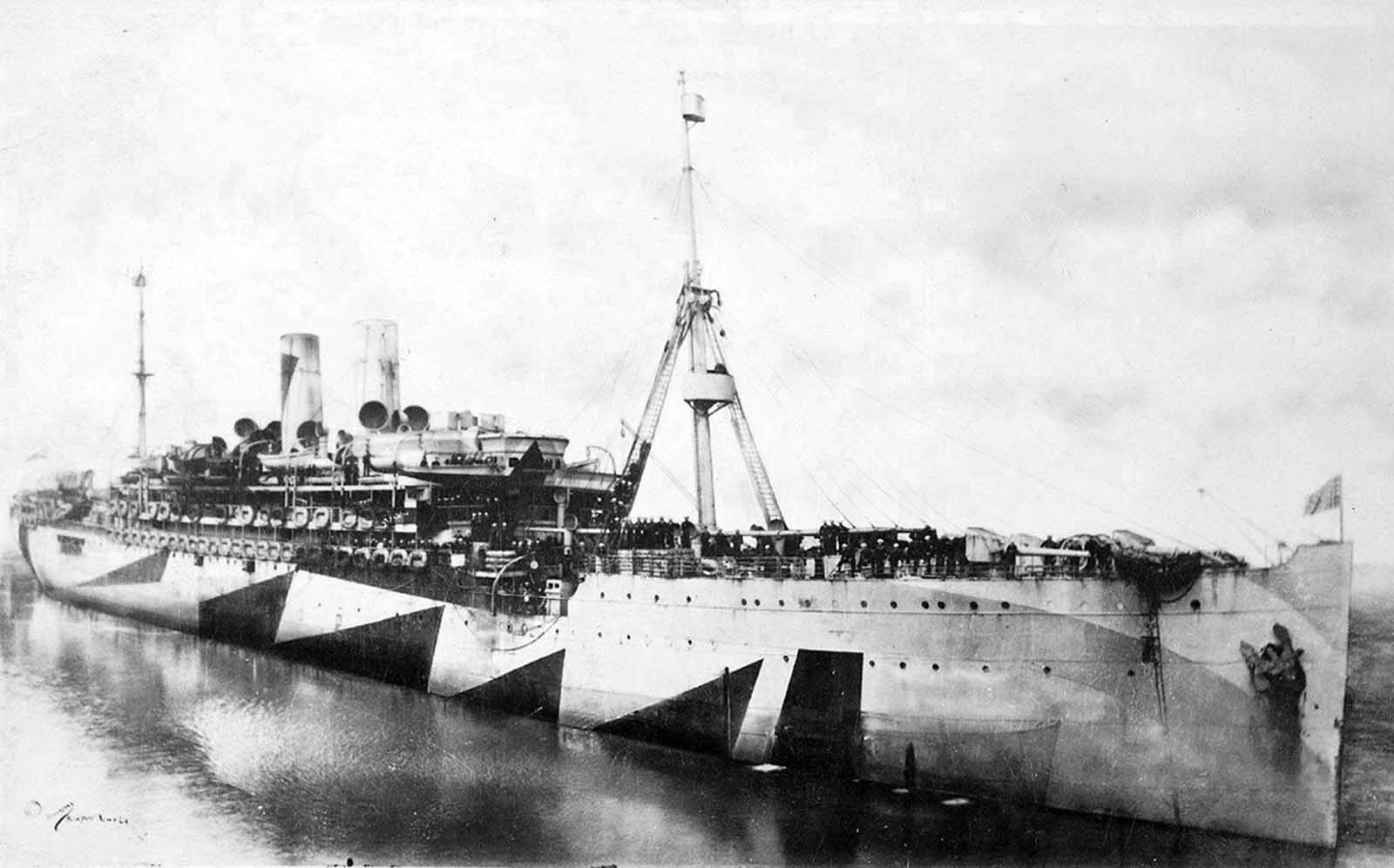 1918年,美国海军运输船pocahontas号,该船最初是德国客轮,1917年被