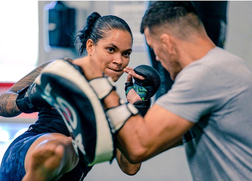 ufc女子雏量级羽量级双冠王母狮阿曼达努涅斯ins照片自取